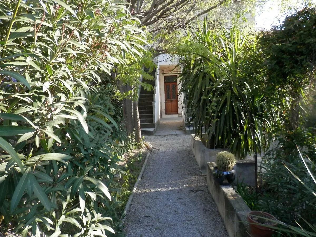 Appartement Villa Marie Fanny Arles 0*,  France